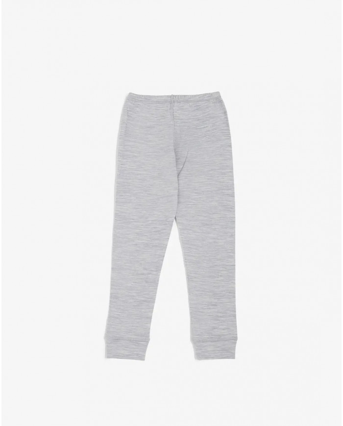 Bernumode | Viking: Bērnu termo-bikses PLAY,  merino vilna 17,91 € Veiciniet bērna bezrūpīgas rotaļas aukstā laikā ar pamatnes slāni, kam piemīt merino vilnas nepārspējamas siltumu regulējošas īpašības un kas neniez. Tas ir iespējams, pateicoties neniezošajam adītam bambusa materiālam iekšpusē, kas jūtas mīksts un gluds uz tausti. Tas ir apvienots ar merino vilnas kārtu, kas iegūta "museling free" procesā (t.i., vismaigākā pret dzīvniekiem), kas spēj saglabāt siltumu aukstumā un vēsumā siltās dienās vai aktivitātes laikā. Merino vilnai nav nepieciešama bieža mazgāšana tāpat kā citām šķiedrām, kas var palīdzēt samazināt ūdens un enerģijas patēriņu. Pēc lietošanas vienkārši pakariet bikses, lai tās izvēdinātos, un nākamajā dienā tās vienmēr būs svaigas.