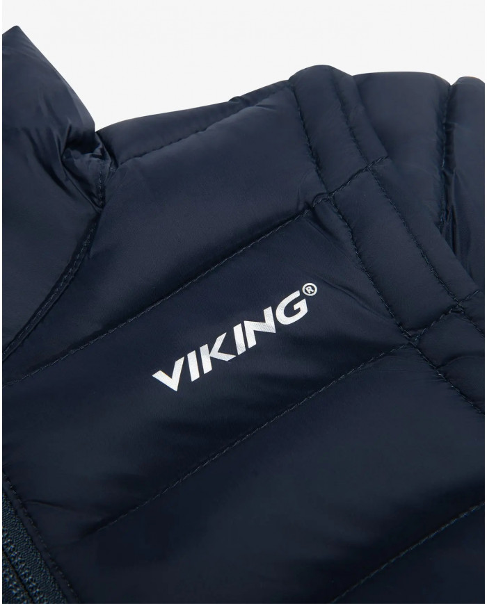 Bernumode | Viking: Aery Light Down Jacket-Versatile down jacket and vest for kids €43.33 From freezing mornings to warmer afternoons, the adaptable Aery Light Down Jacket helps your child stay comfortable throughout the shifting temperatures. Filled with responsibly-sourced down and feather insulation, the jacket provides warmth with a natural insulation that has yet to be beaten. Down is also highly compressible, meaning the jacket can easily be packed in a backpack in case it’s needed later. In warmer weather, the jacket can be used as an outer layer, and it is even treated with non-fluorinated Bionic Finish Eco to provide durable water repellency in case of precipitation. In colder weather, it can also be used as a mid layer underneath a snowsuit or shell jacket. As a clever finishing touch, the arms are also removeable, enabling the jacket to turn into a vest depending on the activity and temperature. Bernumode | Viking: Aery Light Down Jacket-Versatile down jacket and vest for kids €43.33 From freezing mornings to warmer afternoons, the adaptable Aery Light Down Jacket helps your child stay comfortable throughout the shifting temperatures. Filled with responsibly-sourced down and feather insulation, the jacket provides warmth with a natural insulation that has yet to be beaten. Down is also highly compressible, meaning the jacket can easily be packed in a backpack in case it’s needed later. In warmer weather, the jacket can be used as an outer layer, and it is even treated with non-fluorinated Bionic Finish Eco to provide durable water repellency in case of precipitation. In colder weather, it can also be used as a mid layer underneath a snowsuit or shell jacket. As a clever finishing touch, the arms are also removeable, enabling the jacket to turn into a vest depending on the activity and temperature.