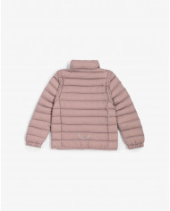 Bernumode | Viking: Universāla dūnu jaka un veste meitenēm-Aery Light Down Jacket 43,33 € No vēsiem rītiem līdz siltākām pēcpusdienām pielāgojamā Aery Light dūnu jaka palīdz jūsu bērnam justies ērti visā mainīgajā temperatūrā. Piepildīta ar atbildīgi iegūtu dūnu un spalvu izolāciju, jaka nodrošina siltumu ar dabisku izolāciju, kas vēl ir jāpārvar. Dūnas ir arī ļoti saspiežamas, kas nozīmē, ka jaku var viegli iesaiņot mugursomā, ja tā būs nepieciešama vēlāk. Siltākā laikā jaku var izmantot kā ārējo slāni, un tā pat ir apstrādāta ar nefluorētu Bionic Finish Eco, lai nodrošinātu noturīgu ūdens atgrūšanu nokrišņu gadījumā. Aukstākos laikapstākļos to var izmantot arī kā starpkārtu zem sniega tērpa vai jakas. Kā gudrs apdares pieskāriens, arī rokas ir noņemamas, ļaujot jakai pārvērsties par vesti atkarībā no aktivitātes un temperatūras.