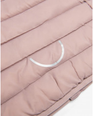 Bernumode | Viking: Universāla dūnu jaka un veste meitenēm-Aery Light Down Jacket 43,33 € No vēsiem rītiem līdz siltākām pēcpusdienām pielāgojamā Aery Light dūnu jaka palīdz jūsu bērnam justies ērti visā mainīgajā temperatūrā. Piepildīta ar atbildīgi iegūtu dūnu un spalvu izolāciju, jaka nodrošina siltumu ar dabisku izolāciju, kas vēl ir jāpārvar. Dūnas ir arī ļoti saspiežamas, kas nozīmē, ka jaku var viegli iesaiņot mugursomā, ja tā būs nepieciešama vēlāk. Siltākā laikā jaku var izmantot kā ārējo slāni, un tā pat ir apstrādāta ar nefluorētu Bionic Finish Eco, lai nodrošinātu noturīgu ūdens atgrūšanu nokrišņu gadījumā. Aukstākos laikapstākļos to var izmantot arī kā starpkārtu zem sniega tērpa vai jakas. Kā gudrs apdares pieskāriens, arī rokas ir noņemamas, ļaujot jakai pārvērsties par vesti atkarībā no aktivitātes un temperatūras.