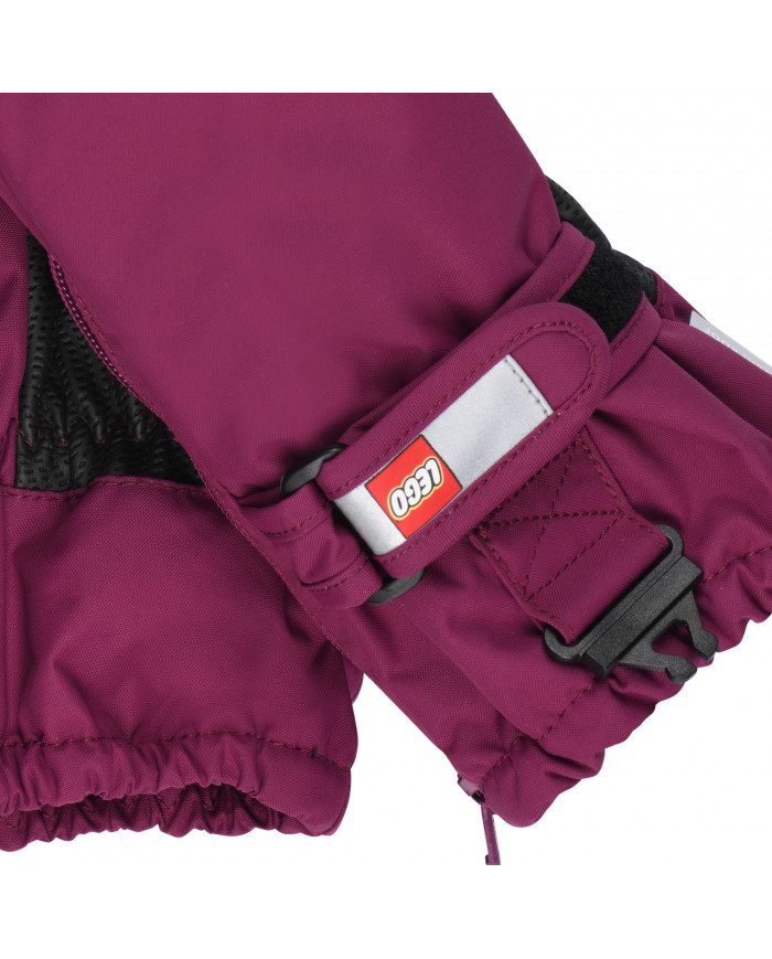 Bernumode | LEGO® Wear: Kids' waterprooof mittens with membrane, LWARIPO 703 €20.89 LEGO® mittens for little boys and girlsIt can be quite a job to put on gloves or mittens on the little ones. That is why there is a long zipper along the inner side of the mitten to ease putting them on and taking them off.WHY YOU WILL LOVE THE MITTENS    The TEC mittens are made in a 100% windproof, waterproof, and breathable material    The LEGO® mitten has an ergonomic fit and a PU anti-slip material on the palms for a better grip    There is a practical YKK zipper along the inseam, so that the mittens are easier to put on and take off the little hands – and to zip over the sleeve openingElasticated wrist with a reflector and hook and loop closure for an optimum fit. The PLAY mitten entry is also elasticated to keep snow out. They have a waterproof and breathable Fan-Tex membrane between the inner and outer layer which makes them 100% waterproof. The inner layer is a snug and insulating Thinsulate material.Safety break-away buckle for attaching the mittens to a snowsuit or jacket sleeve. The buckle releases when pulling the mittens, so that your child does not get stuck on anything.​Choose between many lovely colours.