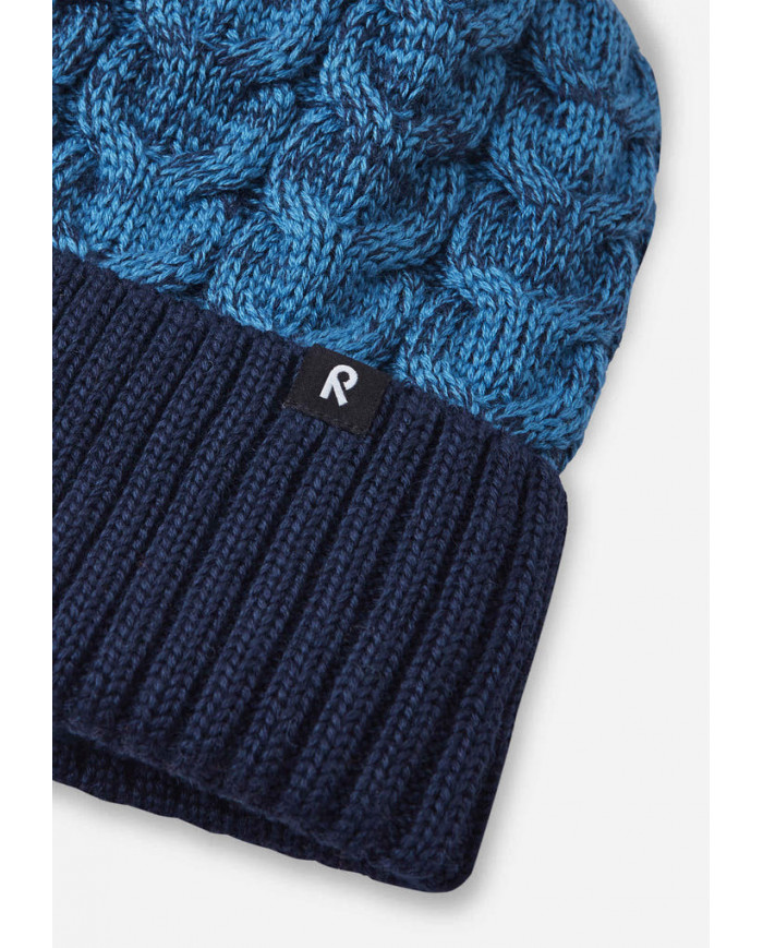 Bernumode | Reima: Bērnu cepure, Routii 15,12 € 

Bērnu trikotāžas pupiņa, kas izgatavota no vilnas jauktas dzijas. Silts stils ar flīsa oderi.
Viena no mūsu šīs sezonas iecienītākajām Reima cepurēm, šī bērnu trikotāžas pupiņa ir izgatavota no siltas vilnas dzijas. Tas ir ideāli piemērots mazuļu sasildīšanai. Pilna flīsa odere ir mājīga un komfortabli, un vēja necaurlaidīgais pārklājums aizsargā ausis.

