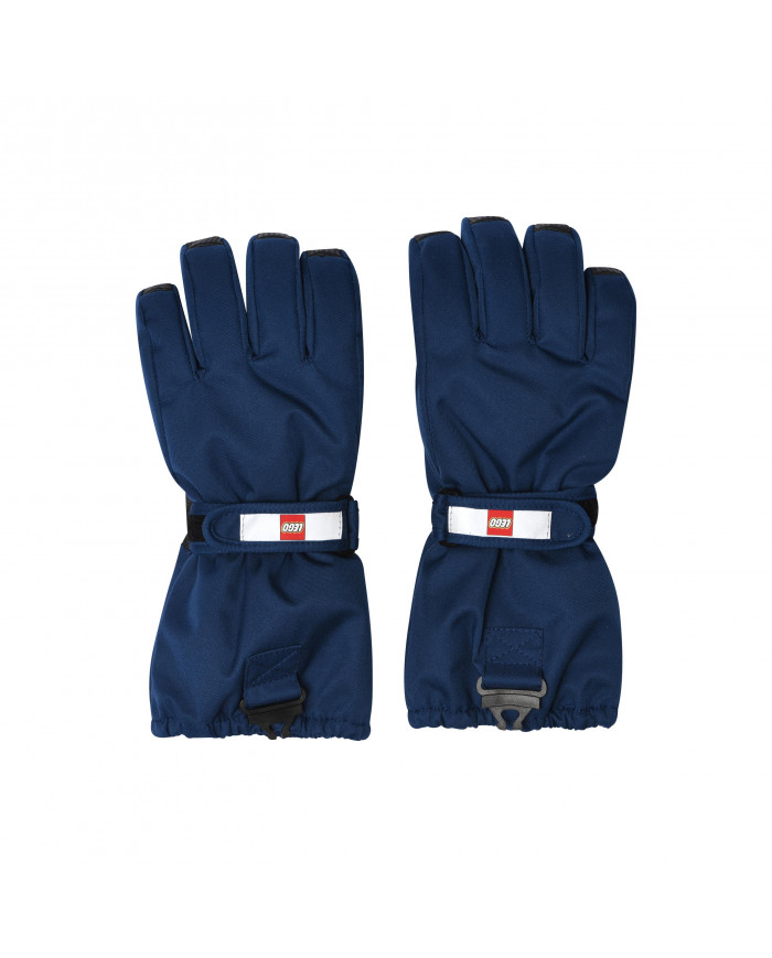 Bernumode | LEGO® Wear: Bērnu ūdensnecaurlaidīgi cimdi ar membrānu, LWAZUN 705 23,62 € 
ACTION slēpošanas cimdi zēniem un meitenēm 
Papildiniet slēpošanas aprīkojumu ar gudru un mīkstu LEGO® slēpošanas cimdu pāri. Ūdensizturīgie cimdi ir lieliski piemēroti slēpošanai un ikdienas lietošanai. 
JUMS PĪLĒS CIMDI, JO  

ACTION slēpošanas cimdiem ir ergonomisks piegulums un elastīga plaukstas locītava ar āķa un cilpas aizdari un atstarotāju optimālai piegulēšanai  
Bērnu cimdi ir ūdensnecaurlaidīgi, elpojoši un vēja necaurlaidīgi  
Plaukstās un pirkstu galos ir PU pretslīdes materiāls lieliskai saķerei  
Izmērā 104-140 varat uzklikšķināt cimdu uz LEGO slēpošanas jakas piedurknes, lai tas nepazustu. 

Bērnu slēpošanas cimdi ir izgatavoti no 100% vēja necaurlaidīga un elpojoša materiāla. Augšpusē ir drošības atdalāma sprādze cimdu piestiprināšanai pie sniega tērpa vai jakas piedurknes 104-140 izmēram. Sprādze atlaižas, velkot cimdus, lai jūsu bērns ne uz ko neaizķertos. Un, kad tie tiek uzspiesti uz piedurknes, tie tāpat vien nepazūd. 
Slēpošanas cimdi ir aprīkoti ar ūdensizturīgu un elpojošu Fan-Tex membrānu starp iekšējo un ārējo slāni, kas padara cimdus 100% ūdensizturīgus. Iekšējais slānis ir ērts un izolējošs Thinsulate materiāls. Cimdu ieeja ir arī elastīga, lai izvairītos no sniega.

