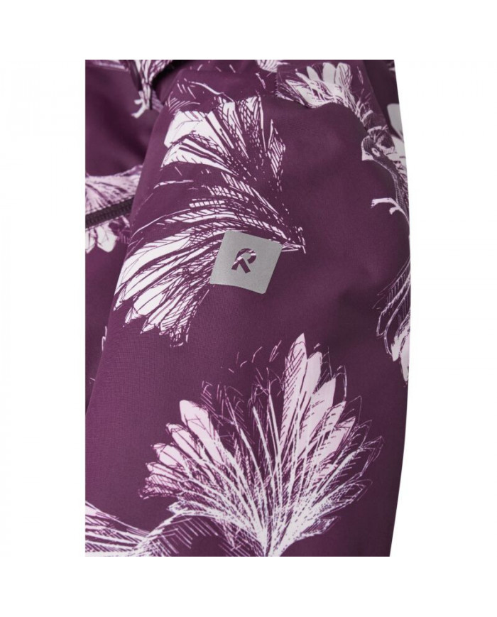 Bernumode | Reima: Зимняя куртка на девочку Reimatec, Nuotio (160 г) 46,47 € Детская зимняя куртка из переработанного волокна. Водо- и ветрозащитный. 
Эта зимняя куртка для детей Reimatec изготовлено из водо- и ветронепроницаемого материала, который также воздухопроницаем, что обеспечивает комфорт, и, как и все функциональные ткани Reima, грязеотталкивающий, что позволяет реже стирать. Основные швы герметичны, что обеспечивает водонепроницаемость, а безопасный съемный капюшон защищает маленькие головы от ветра. Гладкая подкладка облегчает одевание и обеспечивает комфорт при ношении с другими слоями одежды. Два кармана на молнии спереди и регулируемый подол — еще одни удобные детали этой детской утепленной куртки.  

Открытые швы герметичны и водонепроницаемы. 
  Гладкая подкладка из полиэстера 
  Безопасный съемный капюшон.  
Регулируемые манжеты
  Два кармана на молнии  
Регулируемый подол  
Отражающие детали
