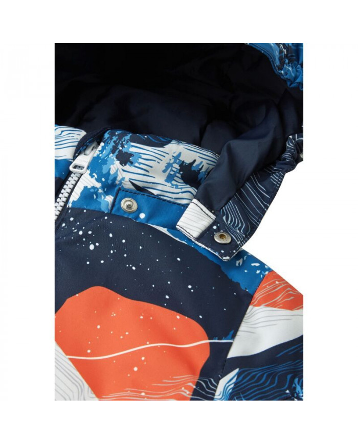 Bernumode | Reima: Зимняя куртка на мальчика Reimatec, Kanto (160 г) 50,04 € Детская зимняя куртка из переработанного волокна. Водо- и ветрозащитный. 
Эта зимняя куртка для детей Reimatec изготовлено из водо- и ветронепроницаемого материала, который также воздухопроницаем, что обеспечивает комфорт, и, как и все функциональные ткани Reima, грязеотталкивающий, что позволяет реже стирать. Основные швы герметичны, что обеспечивает водонепроницаемость, а безопасный съемный капюшон защищает маленькие головы от ветра. Гладкая подкладка облегчает одевание и обеспечивает комфорт при ношении с другими слоями одежды. Два кармана на молнии спереди и регулируемый подол — еще одни удобные детали этой детской утепленной куртки.  

Открытые швы герметичны и водонепроницаемы. 
  Гладкая подкладка из полиэстера 
  Безопасный съемный капюшон.  
  Два кармана на молнии  
Регулируемый подол  
Отражающие детали
Снежная юбка
