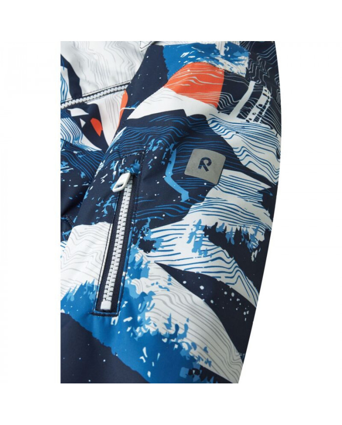 Bernumode | Reima: Зимняя куртка на мальчика Reimatec, Kanto (160 г) 50,04 € Детская зимняя куртка из переработанного волокна. Водо- и ветрозащитный. 
Эта зимняя куртка для детей Reimatec изготовлено из водо- и ветронепроницаемого материала, который также воздухопроницаем, что обеспечивает комфорт, и, как и все функциональные ткани Reima, грязеотталкивающий, что позволяет реже стирать. Основные швы герметичны, что обеспечивает водонепроницаемость, а безопасный съемный капюшон защищает маленькие головы от ветра. Гладкая подкладка облегчает одевание и обеспечивает комфорт при ношении с другими слоями одежды. Два кармана на молнии спереди и регулируемый подол — еще одни удобные детали этой детской утепленной куртки.  

Открытые швы герметичны и водонепроницаемы. 
  Гладкая подкладка из полиэстера 
  Безопасный съемный капюшон.  
  Два кармана на молнии  
Регулируемый подол  
Отражающие детали
Снежная юбка
