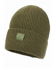 Bernumode | Jamiks: Ziemas cepure, PAULIN 14,63 € PAULIN cepure ir elegants un ērts aksesuārs, kas lieliski iederas tavā ziemas garderobē. 
Izgatavots no augstas kvalitātes itāļu dzijas, kas sastāv no: 35% poliamīda, 30% vilnas, 30% viskozes un 5% kašmira, nodrošina izcilu kvalitāti, maigumu un siltumu. 
Kašmirs ir viena no maigākajām dabiskajām šķiedrām, kas padara cepuri no dzijas ar kašmira piejaukumu mīkstāku un patīkamāku pieskarties. Turklāt kašmirs ir pazīstams ar izcilām siltumizolācijas īpašībām. Pateicoties tam, cepure no kašmira dzijas saglabā siltumu, kas padara to lieliski piemērotu aukstākām dienām. Palīdz uzturēt galvu siltu un novērš siltuma zudumu caur galvas ādu. 
Savukārt vilnai piemīt spēja uzsūkt mitrumu no ādas virsmas, kas nozīmē, ka cepure ar pievienotu vilnu var palīdzēt regulēt mitrumu uz galvas. Tas var būt noderīgi gan aukstākos, gan siltākos apstākļos, jo tas palīdz saglabāt ādu sausu un komfortablu. 
Dzija ar vilnu un kašmiru ir ļoti izturīga, ja to pareizi kopj. No šādas dzijas izgatavotu cepuri var izmantot daudzas sezonas, ja to pareizi mazgā un uzglabā. Atcerieties, ka cepuri nedrīkst mazgāt temperatūrā, kas augstāka par 30 grādiem, un nosusiniet to plakaniski. 
Kāpēc mēs saviem produktiem izvēlējāmies tieši šo dziju? 
Ir acīmredzams, ka jo augstāks ir vilnas vai kašmira saturs, jo siltāks ir izstrādājums un spēcīgākas atsevišķu izejvielu īpašības. Taču cepure no šādas dzijas būtu diezgan dārga, ne katrs varētu atļauties šādu aksesuāru, īpaši bērnam, kuram galva aug diezgan ātri. Vilnas, kašmira, poliamīda un viskozes kombinācija ir optimāls maisījums, kas gan labi funkcionē, gan pārāk nenoslogo mūsu maku. 
PAULIN ir klasiska, kvalitatīva cepure, kas der gan bērniem, gan pieaugušajiem. Pieklusinātais eko-ādas plāksteris, mūžīgā forma un modernā krāsa padara to pieskaņotu jebkuram stilam. Bernumode | Jamiks: Ziemas cepure, PAULIN 14,63 € PAULIN cepure ir elegants un ērts aksesuārs, kas lieliski iederas tavā ziemas garderobē. 
Izgatavots no augstas kvalitātes itāļu dzijas, kas sastāv no: 35% poliamīda, 30% vilnas, 30% viskozes un 5% kašmira, nodrošina izcilu kvalitāti, maigumu un siltumu. 
Kašmirs ir viena no maigākajām dabiskajām šķiedrām, kas padara cepuri no dzijas ar kašmira piejaukumu mīkstāku un patīkamāku pieskarties. Turklāt kašmirs ir pazīstams ar izcilām siltumizolācijas īpašībām. Pateicoties tam, cepure no kašmira dzijas saglabā siltumu, kas padara to lieliski piemērotu aukstākām dienām. Palīdz uzturēt galvu siltu un novērš siltuma zudumu caur galvas ādu. 
Savukārt vilnai piemīt spēja uzsūkt mitrumu no ādas virsmas, kas nozīmē, ka cepure ar pievienotu vilnu var palīdzēt regulēt mitrumu uz galvas. Tas var būt noderīgi gan aukstākos, gan siltākos apstākļos, jo tas palīdz saglabāt ādu sausu un komfortablu. 
Dzija ar vilnu un kašmiru ir ļoti izturīga, ja to pareizi kopj. No šādas dzijas izgatavotu cepuri var izmantot daudzas sezonas, ja to pareizi mazgā un uzglabā. Atcerieties, ka cepuri nedrīkst mazgāt temperatūrā, kas augstāka par 30 grādiem, un nosusiniet to plakaniski. 
Kāpēc mēs saviem produktiem izvēlējāmies tieši šo dziju? 
Ir acīmredzams, ka jo augstāks ir vilnas vai kašmira saturs, jo siltāks ir izstrādājums un spēcīgākas atsevišķu izejvielu īpašības. Taču cepure no šādas dzijas būtu diezgan dārga, ne katrs varētu atļauties šādu aksesuāru, īpaši bērnam, kuram galva aug diezgan ātri. Vilnas, kašmira, poliamīda un viskozes kombinācija ir optimāls maisījums, kas gan labi funkcionē, gan pārāk nenoslogo mūsu maku. 
PAULIN ir klasiska, kvalitatīva cepure, kas der gan bērniem, gan pieaugušajiem. Pieklusinātais eko-ādas plāksteris, mūžīgā forma un modernā krāsa padara to pieskaņotu jebkuram stilam.