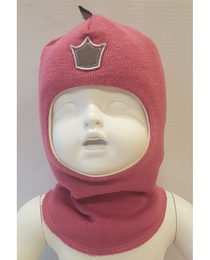 Bernumode | KIVAT: Ziemas ķivercepure 31,32 € 

Kivat produkcija pasaulē jau ir pieejama vairāk kā 20 gadus. Kolekcijas pamatā ir adītas, kokvilnas un vilnas izstrādājumi. Pateicoties augstai kvalitātei, modernam dizainam un materiālu izturīgumam, Kivat ir iekarojis popularitāti daudzās valstīs.
Materiāls virspusē: 100% vilna.
Odere: 97% organiskā kokvilna, 3% likra.
Pastiprināta vēja aizsardzība ausu un pieres rajonā.Izmēru atbilstība:0 - 0-1 gads1 - 1 gads2 - 2-4 gadi3 - 5-10 gadi4 - no 10 g.v.

