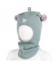 Bernumode | KIVAT: Зимняя шапка-шлем 32,48 € 

Шлем из шерсти - теплое изделие, которое отлично подойдет для зимней поры. Благодаря своей конструкции отлично заменяет как шапку, так и шарф. Мягкая хлопковая подкладка приятна для кожи, она нейтрализует "колючесть" шерсти и делает комфортными даже самые длительные прогулки. Область ушей и лба в шлеме дополнительно защищена ветрозащитными прокладками. Светоотражающие элементы. Очень удобен в использовании и идеален для холодной зимы. В таком изделии Ваш ребенок будет выглядеть великолепно, почувствует комфорт и тепло в прохладное зимнее время.
Материал верха: 100% шерсть.
Подкладка: 97% органический хлопок, 3% лайкра.
Размерность шлемов из шерсти:
0 = 0-1 лет1 = 1 год2 = 2-4 лет3 = 5-10 лет4 = от 10 лет.

