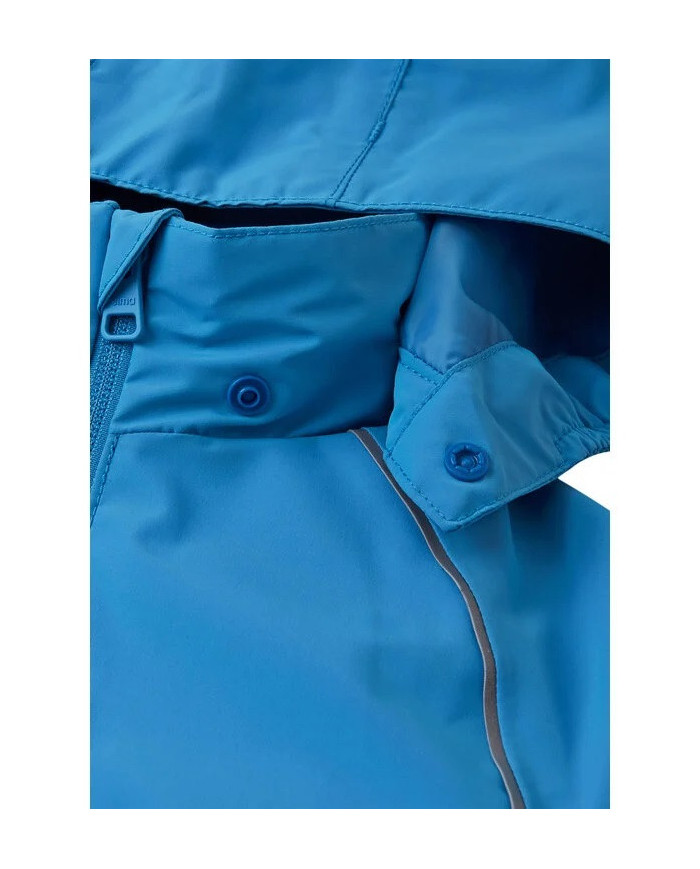 Bernumode | Reima: Демисезонная куртка на мальчика, Reimatec Kukkula 34,11 € Благодаря мягкой трикотажной подкладке эта водонепроницаемая и дышащая куртка обеспечивает немного больше тепла, чем обычные дождевики. Водонепроницаемая куртка Kukkula обеспечивает комфорт и сухость активных детей на открытом воздухе. Водонепроницаемый материал защищает от дождя, а съемный капюшон обеспечивает дополнительный комфорт. Эластичные манжеты и регулируемый пояс защищают от ветра и влаги. Важные мелкие предметы хранятся в двух карманах на молнии. Благодаря светоотражающей окантовке маленькие исследователи видны даже при слабом освещении. Эта прочная куртка облегчает переход от игровой площадки к прогулкам по городу. 