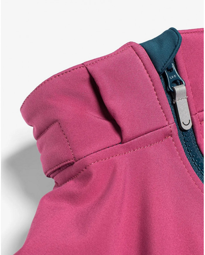 Bernumode | Viking: PLAY - Softshell Jaka 43,97 € 
Regulējama elastīga josla ērtai piegulšanai 
  Elastīga ar savilkšanas auklu regulējamai piegulšanai  
Pārstrādāts materiāls

Dodiet savam bērnam iespēju paplašināt savas robežas rotaļu laukumā, vienlaikus aizsargājot viņu no elementiem ar šo elastīgo ārējo slāni. Jūsu bērns novērtēs Play Softshell jakas mājīgo un ērto mikroflīsa oderi, kas palīdz izolēt vēsākā laikā, kā arī noņemamo kapuci un kabatas, kas palīdz uzturēt siltas rokas un galvu. Ārējais audums ir izgatavots no mīksta un elastīga 100% otrreiz pārstrādāta poliestera softshell materiāla, kas nodrošina aizsardzību pret mitriem un vējainiem laikapstākļiem, vienlaikus nodrošinot lielisku kustību diapazonu, lai nekas netraucētu jūsu bērna rotaļām.