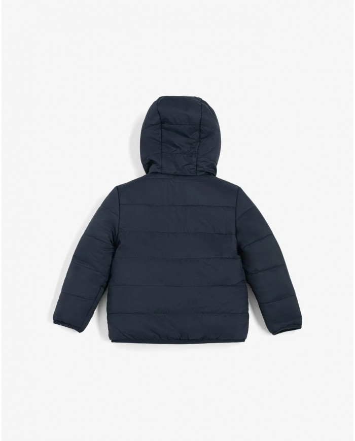 Bernumode | Viking: PLAY Reversible Pilejacket €32.50 From season to season and from inside to inside-out, Play Reversible Pile Jacket is the versatile solution for your child’s everyday use. A warm hood, pockets and a polyester pile main fabric is able to provide generous insulation and act as a midlayer for cooler weather. But in light precipitation or simply to achieve a different look, the jacket can be reversed to serve as an outerlayer. This way, a polyamide fabric treated with Bionic Finish provides a degree of protection from the elements, while the soft pile fabric creates a cozy climate beneath.