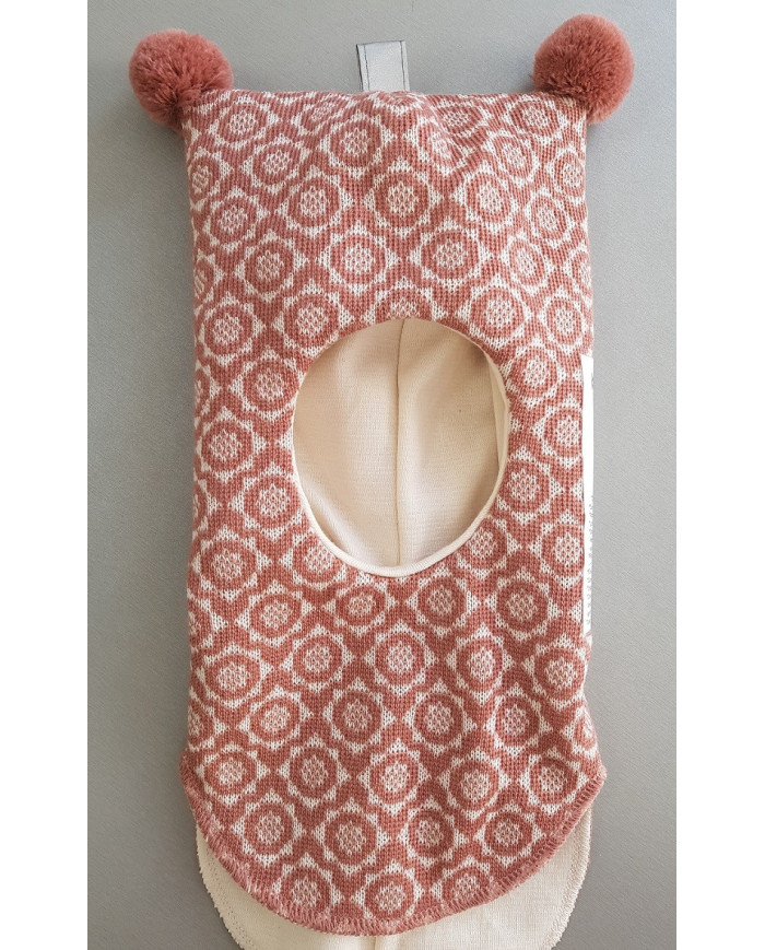 Bernumode | KIVAT: Зимняя шапка-шлем 26,86 € Шлем из шерсти - теплое изделие, которое отлично подойдет для зимней поры. Благодаря своей конструкции отлично заменяет как шапку, так и шарф. Мягкая хлопковая подкладка приятна для кожи, она нейтрализует "колючесть" шерсти и делает комфортными даже самые длительные прогулки. Область ушей и лба в шлеме дополнительно защищена ветрозащитными прокладками. Светоотражающие элементы. Очень удобен в использовании и идеален для холодной зимы. В таком изделии Ваш ребенок будет выглядеть великолепно, почувствует комфорт и тепло в прохладное зимнее время.
Материал верха: 100% шерсть.
Подкладка: 97% органический хлопок, 3% лайкра.
Размерность шлемов из шерсти:
0 = 0-1 лет1 = 1 год2 = 2-4 лет3 = 5-10 лет4 = от 10 лет. Bernumode | KIVAT: Зимняя шапка-шлем 26,86 € Шлем из шерсти - теплое изделие, которое отлично подойдет для зимней поры. Благодаря своей конструкции отлично заменяет как шапку, так и шарф. Мягкая хлопковая подкладка приятна для кожи, она нейтрализует "колючесть" шерсти и делает комфортными даже самые длительные прогулки. Область ушей и лба в шлеме дополнительно защищена ветрозащитными прокладками. Светоотражающие элементы. Очень удобен в использовании и идеален для холодной зимы. В таком изделии Ваш ребенок будет выглядеть великолепно, почувствует комфорт и тепло в прохладное зимнее время.
Материал верха: 100% шерсть.
Подкладка: 97% органический хлопок, 3% лайкра.
Размерность шлемов из шерсти:
0 = 0-1 лет1 = 1 год2 = 2-4 лет3 = 5-10 лет4 = от 10 лет.