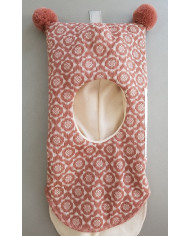 Bernumode | KIVAT: Зимняя шапка-шлем 26,86 € Шлем из шерсти - теплое изделие, которое отлично подойдет для зимней поры. Благодаря своей конструкции отлично заменяет как шапку, так и шарф. Мягкая хлопковая подкладка приятна для кожи, она нейтрализует "колючесть" шерсти и делает комфортными даже самые длительные прогулки. Область ушей и лба в шлеме дополнительно защищена ветрозащитными прокладками. Светоотражающие элементы. Очень удобен в использовании и идеален для холодной зимы. В таком изделии Ваш ребенок будет выглядеть великолепно, почувствует комфорт и тепло в прохладное зимнее время.
Материал верха: 100% шерсть.
Подкладка: 97% органический хлопок, 3% лайкра.
Размерность шлемов из шерсти:
0 = 0-1 лет1 = 1 год2 = 2-4 лет3 = 5-10 лет4 = от 10 лет. Bernumode | KIVAT: Зимняя шапка-шлем 26,86 € Шлем из шерсти - теплое изделие, которое отлично подойдет для зимней поры. Благодаря своей конструкции отлично заменяет как шапку, так и шарф. Мягкая хлопковая подкладка приятна для кожи, она нейтрализует "колючесть" шерсти и делает комфортными даже самые длительные прогулки. Область ушей и лба в шлеме дополнительно защищена ветрозащитными прокладками. Светоотражающие элементы. Очень удобен в использовании и идеален для холодной зимы. В таком изделии Ваш ребенок будет выглядеть великолепно, почувствует комфорт и тепло в прохладное зимнее время.
Материал верха: 100% шерсть.
Подкладка: 97% органический хлопок, 3% лайкра.
Размерность шлемов из шерсти:
0 = 0-1 лет1 = 1 год2 = 2-4 лет3 = 5-10 лет4 = от 10 лет.