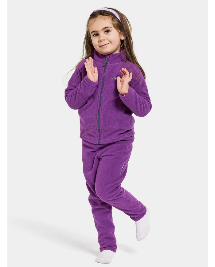 Bernumode | Didriksons: Monte Kids' Full-Zip10 -Детская флисовая кофта 14,40 € Рекомендации по уходу: •Машинная стирка при 40° в деликатном режиме; • Сушить в сушильной машине при слабом нагреве; •Не подвергать химической чистке; •Не отбеливать; • Гладить при слабом нагреве.
Функции:
•4-игольные плоские швы;
• Растягивание в четырех направлениях: ткань сгибается во всех направлениях, обеспечивая максимальный комфорт и гибкость;
• Защита подбородка: мягкий материал с начесом для дополнительного комфорта и мягкости подбородка;
•Ткань ECO Shell, изготовленная из частично переработанных волокон;
• Передняя молния: это изделие открывается и закрывается на молнию спереди.
Описание: Monte — это удобный средний слой, обеспечивающий дополнительную подвижность. Куртка изготовлена из термомикрофлиса, обеспечивающего комфортное тепло. Носите его в помещении или на улице. Застежка-молния спереди.
Изготовлен из 25% переработанного полиэстера.
 Bernumode | Didriksons: Monte Kids' Full-Zip10 -Детская флисовая кофта 14,40 € Рекомендации по уходу: •Машинная стирка при 40° в деликатном режиме; • Сушить в сушильной машине при слабом нагреве; •Не подвергать химической чистке; •Не отбеливать; • Гладить при слабом нагреве.
Функции:
•4-игольные плоские швы;
• Растягивание в четырех направлениях: ткань сгибается во всех направлениях, обеспечивая максимальный комфорт и гибкость;
• Защита подбородка: мягкий материал с начесом для дополнительного комфорта и мягкости подбородка;
•Ткань ECO Shell, изготовленная из частично переработанных волокон;
• Передняя молния: это изделие открывается и закрывается на молнию спереди.
Описание: Monte — это удобный средний слой, обеспечивающий дополнительную подвижность. Куртка изготовлена из термомикрофлиса, обеспечивающего комфортное тепло. Носите его в помещении или на улице. Застежка-молния спереди.
Изготовлен из 25% переработанного полиэстера.