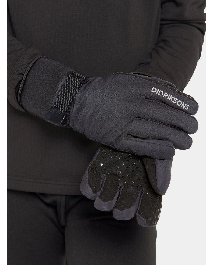 Bernumode | Didriksons: Lovas 2 Five Finger Gloves 2 for kids - Waterproof Winter Gloves for kids and teenagers (80 g) €24.38 Care instructions:
•Machine wash 40° gentle cycle; •Do not tumble dry; •Do not dry clean; •Do not bleach; •Do not iron.
Functions:
•Adjustable cuff;
•Ergonomic cut: Designed with a cut that allows the body to move freely and comfortably;
•Glove security loop: Attach any Didriksons gloves with security strings to the sleeve ends;
•Reinforced areas: Areas exposed to wear and tear are reinforced with extra durable fabric or film;
•Silicon Grip;
•Waterproof liner inside. 
 Descriptions: 
Lovas five finger glove is 100% water and windproof with a waterproof liner inside. The finger gloves have reinforced palms for an improved grip. Fleecelining inside for comfort. Neoprene in the wrist for better adjustment and comfort. Elastic security string for wrist attachment. Made for the older kids.


