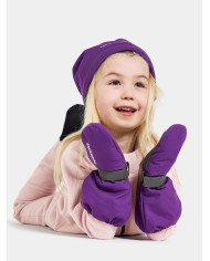 Bernumode | Didriksons: Biggles Kid's Mittens 7 - Waterproof Winter Mittens for kids (80 g) €19.42 Care instructions:
•Machine wash 40° gentle cycle;
•Do not tumble dry;
•Do not dry clean;
•Do not bleach;
•Do not iron.
Functions:
•Adjustable cuff;
•Fabric mapping;
•Glove security string: A detachable string to secure to sleeve ends of Didriksons kids' jackets and coveralls;
•Reinforced areas: Areas exposed to wear and tear are reinforced with extra durable fabric or film;
•Waterproof liner inside.
Descriptions:
Biggles are padded, waterproof and windproof mittens with taped seams, for a fully waterproof construction. They have a soft high-pile lining for warmth. The fit can be adjusted using the velcro wrist strap. There is extra reinforcement in the palms for improved grip. Drawstrings with cord hook ending for attaching the mittens to the sleeve. PFC-free water-repellent finish.