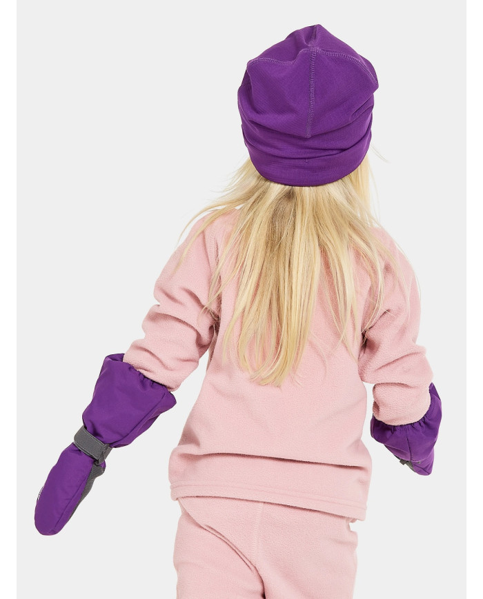Bernumode | Didriksons: Biggles Kid's Mittens 7 - Waterproof Winter Mittens for kids (80 g) €19.42 Care instructions:
•Machine wash 40° gentle cycle;
•Do not tumble dry;
•Do not dry clean;
•Do not bleach;
•Do not iron.
Functions:
•Adjustable cuff;
•Fabric mapping;
•Glove security string: A detachable string to secure to sleeve ends of Didriksons kids' jackets and coveralls;
•Reinforced areas: Areas exposed to wear and tear are reinforced with extra durable fabric or film;
•Waterproof liner inside.
Descriptions:
Biggles are padded, waterproof and windproof mittens with taped seams, for a fully waterproof construction. They have a soft high-pile lining for warmth. The fit can be adjusted using the velcro wrist strap. There is extra reinforcement in the palms for improved grip. Drawstrings with cord hook ending for attaching the mittens to the sleeve. PFC-free water-repellent finish.