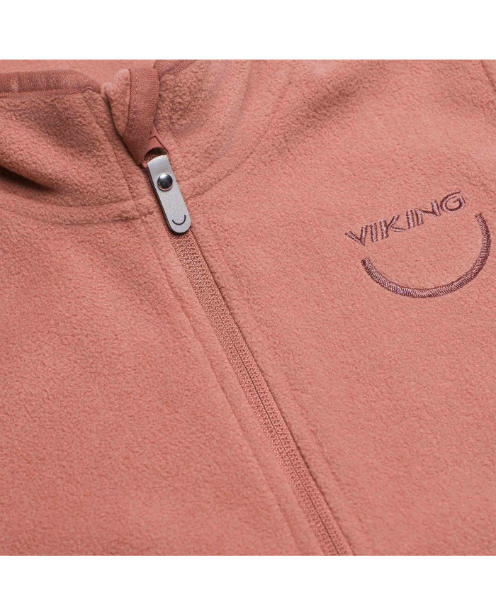 Bernumode | Viking: Play Recycled Fleece Jacket-Recycled fleece midlayer jacket for kids €15.43 Keep your child warm from top to bottom this season with the perfect, 100% recycled polyester fleece jacket. The jacket may be worn on its own, or in colder weather it is ideally used as a mid layer together with a wool base layer such as Play Baselayer Merino Top and a snowsuit outer layer like the Play Winter Suit. When properly combined in such a layering system, the Play Recycled Fleece Jacket can contribute to the ultimate protection from the cold. Bernumode | Viking: Play Recycled Fleece Jacket-Recycled fleece midlayer jacket for kids €15.43 Keep your child warm from top to bottom this season with the perfect, 100% recycled polyester fleece jacket. The jacket may be worn on its own, or in colder weather it is ideally used as a mid layer together with a wool base layer such as Play Baselayer Merino Top and a snowsuit outer layer like the Play Winter Suit. When properly combined in such a layering system, the Play Recycled Fleece Jacket can contribute to the ultimate protection from the cold.