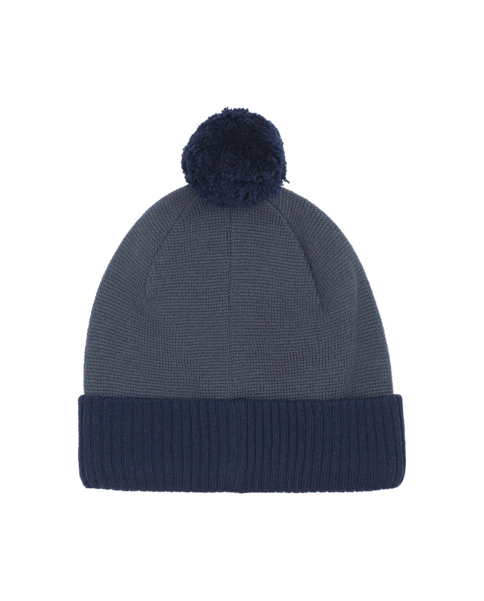Bernumode | Viking:  Toasty Beanie Wool Pom Pom - 100% merino vilnas cepure 18,19 € Palīdziet bērnam izpētīt ziemas sezonu, vienlaikus saglabājot siltumu ar šo vilnas pupiņu. Beanie ir izgatavota, izmantojot merino vilnu, dabas izcilāko izolācijas šķiedru. Tas ir apvienots ar vēja necaurlaidīgām austiņām, kas palīdz novērst vēju. Pupiņai ir arī jautrs pom pom, ko bērns var baudīt. Tikmēr vecāki novērtēs atstarojošo plāksteri papildu drošībai uz ielām tumšākajos mēnešos.

