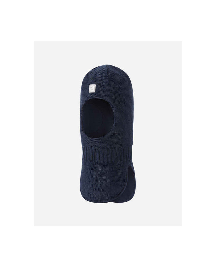 Bernumode | Reima: Ķivercepure, Starrie (100% merino vilna) 24,24 € 
Mazu bērnu balaklava (sejas maska) Starrie
Klasiskais stils 
Tradicionālā un populārā balaklava no Reima® ORIĢINĀLĀS kolekcijas pasargā mazajām atvasēm galvu gada aukstākajā laikā. Šī mazu un lielāku bērnu balaklava ir izgatavota no silta vilnas adījuma un oderēta ar kokvilnas elastīnu, kas ļauj šim izstrādājumam ērti un maigi piegulēt pie ādas. Vēja izturīgi ausu polsterējumi starp virsmu un oderi aizsargā mazās austiņas pret dzestro vēju. Klasiskā stila maska lieliski aizklāj un pasargā pieri, vaigus un kaklu. Izvēlieties savu mīļāko cepuri bīniju no plaša klāsta vienkrāsainu un strīpainu izstrādājumu.

Mazu bērnu balaklava
Mīksta merino vilna lieliskai temperatūras kontrolei
Vēja izturīgi ausu polsterējumi
Pilnīgs oderējums: viļņots kokvilnas audums ar elastīnu
Reima® logotips priekšpusē
Gaisu caurlaidīgs materiāls
100% vilnas izstrādājums
Vēja izturīgi ausu polsterējumi
Atstarotāji
Galvenais materiāls: 100% vilna
Odere: 97% kokvilna, 3% elastīns
Kopšanas instrukcijas
Kopšanas instrukcijas: mazgāt atsevišķi ar iekšpusi pavērstu uz āru (30 °C). Žāvējot iekšpuse atkal jāvērš iekšup. Saraujas par 5%.

