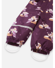 Bernumode | Reima: Зимний комбинезон на девочку Reimatec, Tuohi (160 г) 60,76 € Этот зимний комбинезон Reimatec для малышей водонепроницаемый и ветрозащитный. Наш классический детский зимний комбинезон идеально подходит для всех видов активного отдыха. Он изготовлен из дышащего и ветрозащитного материала, который также отталкивает грязь и воду. Основные швы герметизированы, чтобы усилить водонепроницаемость, а гладкая подкладка из полиэстера облегчает одевание.

  Главные швы герметично водонепроницаемы;
  Не содержащая фтороуглерода, водонепроницаемая и грязеотталкивающая отделка BIONIC-FINISH®ECO;
  Гладкая подкладка из полиэстера;
  Безопасный съемный капюшон;
  Эластичные манжеты на концах рукавов и штанин;
  Эластичная талия;
  Прочные съемные силиконовые штрипки;
  Длинная молния для легкого надевания;
  Основной материал: 100% полиэстер, полиуретановое покрытие;
  Подкладка: 100% полиэстер.

Инструкция по уходу: стирайте отдельно, вывернутыми наизнанку. Закройте застежки-молнии и липучки. Не используйте моющие средства с отбеливающими веществами. Не используйте смягчители ткани. Вынимайте одежду сразу после завершения программы стирки, чтобы избежать изменения цвета. Допускается сушка в сушильной машине или сушильном шкафу (не более 40 °C).


