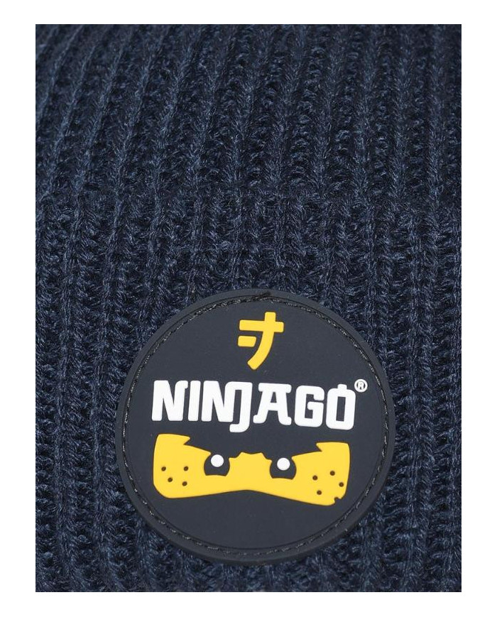 Bernumode | LEGO® Wear: Зимняя шапка на мальчика Ninjago, LWASMUS 706 22,28 € Вязаная шапка LEGO® NINJAGO® для мальчиков и девочек 
Классическая зимняя шапка просто необходима, и на этой красивой шапке даже есть крутой значок LEGO® NINJAGO® спереди, на котором изображена пара глаз ниндзя. 
ПОЭТОМУ ВАМ ПОНРАВИТСЯ ТРИКОТАЖНАЯ ШАПКА 
  Она выполнена из мягкого акрила.  
Шапка имеет дышащую подкладку из смесового хлопка.  
Вы можете выбрать один из трех потрясающих цветов 
На передней части шляпы для мальчиков и девочек в стиле LEGO NINJAGO имеется крутой резиновый значок, который изящно придает шляпе особенный вид.