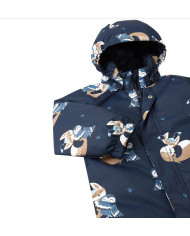 Bernumode | Reima: Зимний комбинезон на мальчика Reimatec, Tuohi (160 г) 60,76 € Этот зимний комбинезон Reimatec для малышей водонепроницаемый и ветрозащитный. Наш классический детский зимний комбинезон идеально подходит для всех видов активного отдыха. Он изготовлен из дышащего и ветрозащитного материала, который также отталкивает грязь и воду. Основные швы герметизированы, чтобы усилить водонепроницаемость, а гладкая подкладка из полиэстера облегчает одевание.

  Главные швы герметично водонепроницаемы;
  Не содержащая фтороуглерода, водонепроницаемая и грязеотталкивающая отделка BIONIC-FINISH®ECO;
  Гладкая подкладка из полиэстера;
  Безопасный съемный капюшон;
  Эластичные манжеты на концах рукавов и штанин;
  Эластичная талия;
  Прочные съемные силиконовые штрипки;
  Длинная молния для легкого надевания;
  Основной материал: 100% полиэстер, полиуретановое покрытие;
  Подкладка: 100% полиэстер.

Инструкция по уходу: стирайте отдельно, вывернутыми наизнанку. Закройте застежки-молнии и липучки. Не используйте моющие средства с отбеливающими веществами. Не используйте смягчители ткани. Вынимайте одежду сразу после завершения программы стирки, чтобы избежать изменения цвета. Допускается сушка в сушильной машине или сушильном шкафу (не более 40 °C).


