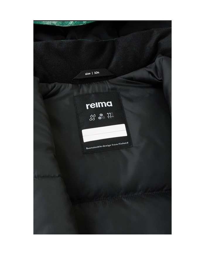 Bernumode | Reima: Zēnu ziemas jaka Reimatec, Nuotio (160 g) 53,62 € Bērnu ziemas jaka, kas izgatavota no pārstrādātām šķiedrām. Ūdens un vēja necaurlaidīgs. 
Šis Reimatec ziemas mētelis bērniem ir izgatavots no ūdens un vēja necaurlaidīga materiāla, kas arī ir elpojošs komfortam - un tāpat kā visi funkcionālie reimas audumi, netīrumus atgrūdoši mazākai mazgāšanai. Galvenās šuves ir noslēgtas, lai tās būtu ūdensnecaurlaidīgas, un drošā, noņemamā kapuce pasargā mazās galviņas no vēja. Gluds oderējums atvieglo ģērbšanos un nodrošina komfortu valkājot ar citām apģērba kārtām. Divas rāvējslēdzēja kabatas priekšpusē un regulējama apakšmala ir citas parocīgas šīs bērnu izolētās jakas detaļas.

Atklātās šuves ir ūdensnecaurlaidīgas  
Gluda poliestera odere 
Droša noņemama kapuce.
Regulējamas aproces  
Divas kabatas ar rāvējslēdzēju
  Regulējama apakšmala  
Atstarojošas detaļas



