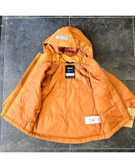 Bernumode | Reima: Зимняя куртка на мальчика Reimatec, Nuotio (160 г) 53,62 € Детская зимняя куртка из переработанного волокна. Водо- и ветрозащитный. 
Эта зимняя куртка для детей Reimatec изготовлено из водо- и ветронепроницаемого материала, который также воздухопроницаем, что обеспечивает комфорт, и, как и все функциональные ткани Reima, грязеотталкивающий, что позволяет реже стирать. Основные швы герметичны, что обеспечивает водонепроницаемость, а безопасный съемный капюшон защищает маленькие головы от ветра. Гладкая подкладка облегчает одевание и обеспечивает комфорт при ношении с другими слоями одежды. Два кармана на молнии спереди и регулируемый подол — еще одни удобные детали этой детской утепленной куртки.  
Открытые швы герметичны и водонепроницаемы. 
  Гладкая подкладка из полиэстера 
  Безопасный съемный капюшон.  
Регулируемые манжеты
  Два кармана на молнии  
Регулируемый подол  
Отражающие детали
 Bernumode | Reima: Зимняя куртка на мальчика Reimatec, Nuotio (160 г) 53,62 € Детская зимняя куртка из переработанного волокна. Водо- и ветрозащитный. 
Эта зимняя куртка для детей Reimatec изготовлено из водо- и ветронепроницаемого материала, который также воздухопроницаем, что обеспечивает комфорт, и, как и все функциональные ткани Reima, грязеотталкивающий, что позволяет реже стирать. Основные швы герметичны, что обеспечивает водонепроницаемость, а безопасный съемный капюшон защищает маленькие головы от ветра. Гладкая подкладка облегчает одевание и обеспечивает комфорт при ношении с другими слоями одежды. Два кармана на молнии спереди и регулируемый подол — еще одни удобные детали этой детской утепленной куртки.  
Открытые швы герметичны и водонепроницаемы. 
  Гладкая подкладка из полиэстера 
  Безопасный съемный капюшон.  
Регулируемые манжеты
  Два кармана на молнии  
Регулируемый подол  
Отражающие детали