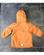 Bernumode | Reima: Зимняя куртка на мальчика Reimatec, Nuotio (160 г) 53,62 € Детская зимняя куртка из переработанного волокна. Водо- и ветрозащитный. 
Эта зимняя куртка для детей Reimatec изготовлено из водо- и ветронепроницаемого материала, который также воздухопроницаем, что обеспечивает комфорт, и, как и все функциональные ткани Reima, грязеотталкивающий, что позволяет реже стирать. Основные швы герметичны, что обеспечивает водонепроницаемость, а безопасный съемный капюшон защищает маленькие головы от ветра. Гладкая подкладка облегчает одевание и обеспечивает комфорт при ношении с другими слоями одежды. Два кармана на молнии спереди и регулируемый подол — еще одни удобные детали этой детской утепленной куртки.  
Открытые швы герметичны и водонепроницаемы. 
  Гладкая подкладка из полиэстера 
  Безопасный съемный капюшон.  
Регулируемые манжеты
  Два кармана на молнии  
Регулируемый подол  
Отражающие детали
 Bernumode | Reima: Зимняя куртка на мальчика Reimatec, Nuotio (160 г) 53,62 € Детская зимняя куртка из переработанного волокна. Водо- и ветрозащитный. 
Эта зимняя куртка для детей Reimatec изготовлено из водо- и ветронепроницаемого материала, который также воздухопроницаем, что обеспечивает комфорт, и, как и все функциональные ткани Reima, грязеотталкивающий, что позволяет реже стирать. Основные швы герметичны, что обеспечивает водонепроницаемость, а безопасный съемный капюшон защищает маленькие головы от ветра. Гладкая подкладка облегчает одевание и обеспечивает комфорт при ношении с другими слоями одежды. Два кармана на молнии спереди и регулируемый подол — еще одни удобные детали этой детской утепленной куртки.  
Открытые швы герметичны и водонепроницаемы. 
  Гладкая подкладка из полиэстера 
  Безопасный съемный капюшон.  
Регулируемые манжеты
  Два кармана на молнии  
Регулируемый подол  
Отражающие детали