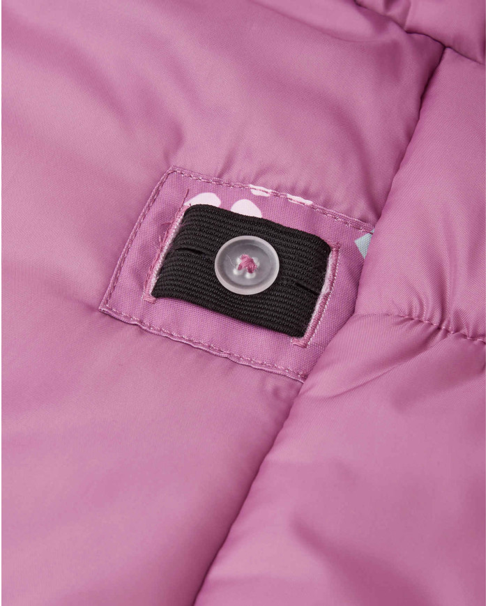 Bernumode | Reima: Зимняя куртка на девочку Reimatec, Muurame (180 г) 78,72 € Водонепроницаемая, дышащая зимняя куртка для детей. Очень прочная и ветронепроницаемая, а также грязеотталкивающая. Слегка фигурный крой.Эта водо- и ветронепроницаемая детская зимняя куртка Reimatec изготовлена из грязеотталкивающего и дышащего материала, который не заставит вашего малыша потеть. Все швы проклеены для водонепроницаемой отделки. Талию этой пышной модели можно отрегулировать сзади, а подол и манжеты также регулируются. Благодаря гладкой подкладке куртку легко надевать. Съемный капюшон, отделанный съемной отделкой из искусственного меха, сочетается со светоотражающими деталями, создавая еще более функциональный образ. Карманы на молнии и внутренний нагрудный карман идеально подходят для хранения самых ценных вещей детей. Эту утепленную куртку для детей, которую легко носить, также можно сушить в сушильной машине.
• Все швы герметичны и водонепроницаемы• Прочный материал• Гладкая подкладка из полиэстера• Теплый утеплитель• Утеплитель Fellex®• Безопасный, съемный и регулируемый капюшон со съемной отделкой из искусственного меха• Эластичные манжеты• Два кармана на молнии• Внутренний нагрудный карман от размера 116 и выше• Регулируемая талия и подол
 Bernumode | Reima: Зимняя куртка на девочку Reimatec, Muurame (180 г) 78,72 € Водонепроницаемая, дышащая зимняя куртка для детей. Очень прочная и ветронепроницаемая, а также грязеотталкивающая. Слегка фигурный крой.Эта водо- и ветронепроницаемая детская зимняя куртка Reimatec изготовлена из грязеотталкивающего и дышащего материала, который не заставит вашего малыша потеть. Все швы проклеены для водонепроницаемой отделки. Талию этой пышной модели можно отрегулировать сзади, а подол и манжеты также регулируются. Благодаря гладкой подкладке куртку легко надевать. Съемный капюшон, отделанный съемной отделкой из искусственного меха, сочетается со светоотражающими деталями, создавая еще более функциональный образ. Карманы на молнии и внутренний нагрудный карман идеально подходят для хранения самых ценных вещей детей. Эту утепленную куртку для детей, которую легко носить, также можно сушить в сушильной машине.
• Все швы герметичны и водонепроницаемы• Прочный материал• Гладкая подкладка из полиэстера• Теплый утеплитель• Утеплитель Fellex®• Безопасный, съемный и регулируемый капюшон со съемной отделкой из искусственного меха• Эластичные манжеты• Два кармана на молнии• Внутренний нагрудный карман от размера 116 и выше• Регулируемая талия и подол