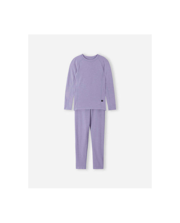 Bernumode | Reima: Комплект термо-белья, Taitoa 43,48 € 
Очень мягкое термобелье с бамбуковой изнанкой, придающей мягкости, и мериносовой шерстью, согревающей снаружи. Самое удобное термобелье, которое у нас есть.
Зачем замерзать, если можно быть в тепле? Секретом этого комплекта термобелья Reima является двухлицевое вязание; мягкая, шелковистая бамбуковая вискоза поглощает влагу кожи и гладкая на ощупь, а шерстью на поверхности обеспечивает наилучшее тепло на базовом слое. Бамбуковая вискоза поглощает влагу и отводит ее от кожи, помогая детям чувствовать себя свежими. Шерсть согревает детей, даже если они вспотеют после напряженной игры. Это сочетание идеально подходит для температурного комфорта как в помещении, так и на открытом воздухе.

Шерсть идеально подходит для контроля температуры
Смесь вязаной шерсти и бамбуковой вискозы очень мягкая и теплая, хорошо впитывает влагу
Сохраняет тепло, даже когда мокрое
Бамбук придает дополнительную мягкость
Позволяет согреться на экстремальном холоде
Мягкие плоские швы для дополнительного комфорта, не натирают кожу
Эластичная талия
Основной материал: 48% шерсть, 43% вискоза, 9% полиамид

Инструкция по уходу: стирайте с аналогичными цветами, наизнанку. Не используйте моющие средства с отбеливающими веществами. Сушите горизонтально, придайте форму, не растягивайте. Сушите при комнатной температуре.
