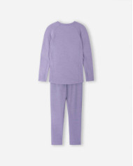 Bernumode | Reima: Комплект термо-белья, Taitoa 43,48 € 
Очень мягкое термобелье с бамбуковой изнанкой, придающей мягкости, и мериносовой шерстью, согревающей снаружи. Самое удобное термобелье, которое у нас есть.
Зачем замерзать, если можно быть в тепле? Секретом этого комплекта термобелья Reima является двухлицевое вязание; мягкая, шелковистая бамбуковая вискоза поглощает влагу кожи и гладкая на ощупь, а шерстью на поверхности обеспечивает наилучшее тепло на базовом слое. Бамбуковая вискоза поглощает влагу и отводит ее от кожи, помогая детям чувствовать себя свежими. Шерсть согревает детей, даже если они вспотеют после напряженной игры. Это сочетание идеально подходит для температурного комфорта как в помещении, так и на открытом воздухе.

Шерсть идеально подходит для контроля температуры
Смесь вязаной шерсти и бамбуковой вискозы очень мягкая и теплая, хорошо впитывает влагу
Сохраняет тепло, даже когда мокрое
Бамбук придает дополнительную мягкость
Позволяет согреться на экстремальном холоде
Мягкие плоские швы для дополнительного комфорта, не натирают кожу
Эластичная талия
Основной материал: 48% шерсть, 43% вискоза, 9% полиамид

Инструкция по уходу: стирайте с аналогичными цветами, наизнанку. Не используйте моющие средства с отбеливающими веществами. Сушите горизонтально, придайте форму, не растягивайте. Сушите при комнатной температуре.

