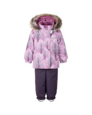 Bernumode | Lenne: Set TREE  250 g +  150 g €81.92 Rough weather conditions of Estonia and the Nordic Countries, which make very high demands on children's clothing, are the foundation grounds of creating any new model. High-tech fabrics are used in order to fulfill all the requirements of the well-being of a happy child in any circumstance.Lenne's main goals in product development are safety, comfort, practicality and easy caring.
Active products are: light weighted, wind resistant and warm, breathable and water resistant, durable, safe, with exceptional design, easily cleanable.
Lenne is using Isosoft insulation material, which is presently the best new generation insulation which has a two times higher warmth maintenance coefficient and the technology applied in it allows for the volume of the insulation to be decreased four times in relation to the traditional insulation. Isosoft is rarely used in the manufacturing of childrens’ clothing due to its price. It ensures the unique comfort of warmth, it maintains warmth at the child’s skin and prevents the cold from entering inside, thanks to the unique micro-porous structure. Moreover, it allows the child to move freely and unhampered. The product’s great advantage is the fact that it effectively removes moisture to the outside, which additionally increases the comfort of use.Isosoft guarantees the effect of thermal insulation and lightness of the material through the special insulation components – these components are made up of thousands of individual fibres in the shape of a hollow tube. The material is as light as down and it is also very elastic – it returns to its original shape after compression or washing.
Water column: 5 000/10 000 mm
Breathable: 5 000/10 000 g/m2/24h
Girls’ winter set.
Weatherproof and warm winter set for kids.
Warm winter jacket in unique print combined with padded classical winter pants is a great looking and practical outfit for wintertime outdoor activities. The hooded jacket has two side pockets  that fit a pack of handkerchiefs and all the special stones that the little one happened to discover. Adjustable suspenders guarantee the best fit to a growing child. High waisted pants keep the child warm even during the most active play. Pants with elastic cuffs and detachable ankle loops stay securely on the boots. The design features reflective details that make child visible in the dark. The snap-fastened hood is safe as it easily detaches from the product in case it gets stuck. Bernumode | Lenne: Set TREE  250 g +  150 g €81.92 Rough weather conditions of Estonia and the Nordic Countries, which make very high demands on children's clothing, are the foundation grounds of creating any new model. High-tech fabrics are used in order to fulfill all the requirements of the well-being of a happy child in any circumstance.Lenne's main goals in product development are safety, comfort, practicality and easy caring.
Active products are: light weighted, wind resistant and warm, breathable and water resistant, durable, safe, with exceptional design, easily cleanable.
Lenne is using Isosoft insulation material, which is presently the best new generation insulation which has a two times higher warmth maintenance coefficient and the technology applied in it allows for the volume of the insulation to be decreased four times in relation to the traditional insulation. Isosoft is rarely used in the manufacturing of childrens’ clothing due to its price. It ensures the unique comfort of warmth, it maintains warmth at the child’s skin and prevents the cold from entering inside, thanks to the unique micro-porous structure. Moreover, it allows the child to move freely and unhampered. The product’s great advantage is the fact that it effectively removes moisture to the outside, which additionally increases the comfort of use.Isosoft guarantees the effect of thermal insulation and lightness of the material through the special insulation components – these components are made up of thousands of individual fibres in the shape of a hollow tube. The material is as light as down and it is also very elastic – it returns to its original shape after compression or washing.
Water column: 5 000/10 000 mm
Breathable: 5 000/10 000 g/m2/24h
Girls’ winter set.
Weatherproof and warm winter set for kids.
Warm winter jacket in unique print combined with padded classical winter pants is a great looking and practical outfit for wintertime outdoor activities. The hooded jacket has two side pockets  that fit a pack of handkerchiefs and all the special stones that the little one happened to discover. Adjustable suspenders guarantee the best fit to a growing child. High waisted pants keep the child warm even during the most active play. Pants with elastic cuffs and detachable ankle loops stay securely on the boots. The design features reflective details that make child visible in the dark. The snap-fastened hood is safe as it easily detaches from the product in case it gets stuck.