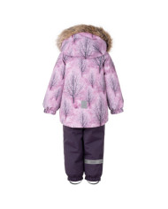 Bernumode | Lenne: Set TREE  250 g +  150 g €81.92 Rough weather conditions of Estonia and the Nordic Countries, which make very high demands on children's clothing, are the foundation grounds of creating any new model. High-tech fabrics are used in order to fulfill all the requirements of the well-being of a happy child in any circumstance.Lenne's main goals in product development are safety, comfort, practicality and easy caring.
Active products are: light weighted, wind resistant and warm, breathable and water resistant, durable, safe, with exceptional design, easily cleanable.
Lenne is using Isosoft insulation material, which is presently the best new generation insulation which has a two times higher warmth maintenance coefficient and the technology applied in it allows for the volume of the insulation to be decreased four times in relation to the traditional insulation. Isosoft is rarely used in the manufacturing of childrens’ clothing due to its price. It ensures the unique comfort of warmth, it maintains warmth at the child’s skin and prevents the cold from entering inside, thanks to the unique micro-porous structure. Moreover, it allows the child to move freely and unhampered. The product’s great advantage is the fact that it effectively removes moisture to the outside, which additionally increases the comfort of use.Isosoft guarantees the effect of thermal insulation and lightness of the material through the special insulation components – these components are made up of thousands of individual fibres in the shape of a hollow tube. The material is as light as down and it is also very elastic – it returns to its original shape after compression or washing.
Water column: 5 000/10 000 mm
Breathable: 5 000/10 000 g/m2/24h
Girls’ winter set.
Weatherproof and warm winter set for kids.
Warm winter jacket in unique print combined with padded classical winter pants is a great looking and practical outfit for wintertime outdoor activities. The hooded jacket has two side pockets  that fit a pack of handkerchiefs and all the special stones that the little one happened to discover. Adjustable suspenders guarantee the best fit to a growing child. High waisted pants keep the child warm even during the most active play. Pants with elastic cuffs and detachable ankle loops stay securely on the boots. The design features reflective details that make child visible in the dark. The snap-fastened hood is safe as it easily detaches from the product in case it gets stuck. Bernumode | Lenne: Set TREE  250 g +  150 g €81.92 Rough weather conditions of Estonia and the Nordic Countries, which make very high demands on children's clothing, are the foundation grounds of creating any new model. High-tech fabrics are used in order to fulfill all the requirements of the well-being of a happy child in any circumstance.Lenne's main goals in product development are safety, comfort, practicality and easy caring.
Active products are: light weighted, wind resistant and warm, breathable and water resistant, durable, safe, with exceptional design, easily cleanable.
Lenne is using Isosoft insulation material, which is presently the best new generation insulation which has a two times higher warmth maintenance coefficient and the technology applied in it allows for the volume of the insulation to be decreased four times in relation to the traditional insulation. Isosoft is rarely used in the manufacturing of childrens’ clothing due to its price. It ensures the unique comfort of warmth, it maintains warmth at the child’s skin and prevents the cold from entering inside, thanks to the unique micro-porous structure. Moreover, it allows the child to move freely and unhampered. The product’s great advantage is the fact that it effectively removes moisture to the outside, which additionally increases the comfort of use.Isosoft guarantees the effect of thermal insulation and lightness of the material through the special insulation components – these components are made up of thousands of individual fibres in the shape of a hollow tube. The material is as light as down and it is also very elastic – it returns to its original shape after compression or washing.
Water column: 5 000/10 000 mm
Breathable: 5 000/10 000 g/m2/24h
Girls’ winter set.
Weatherproof and warm winter set for kids.
Warm winter jacket in unique print combined with padded classical winter pants is a great looking and practical outfit for wintertime outdoor activities. The hooded jacket has two side pockets  that fit a pack of handkerchiefs and all the special stones that the little one happened to discover. Adjustable suspenders guarantee the best fit to a growing child. High waisted pants keep the child warm even during the most active play. Pants with elastic cuffs and detachable ankle loops stay securely on the boots. The design features reflective details that make child visible in the dark. The snap-fastened hood is safe as it easily detaches from the product in case it gets stuck.