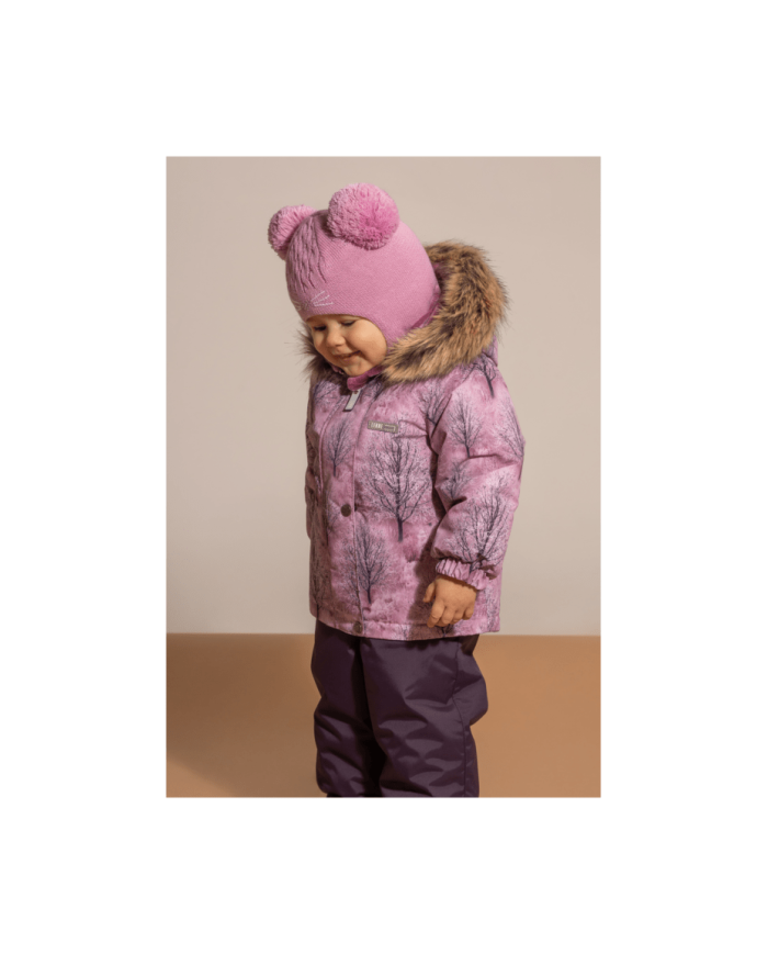 Bernumode | Lenne: Set TREE  250 g +  150 g €81.92 Rough weather conditions of Estonia and the Nordic Countries, which make very high demands on children's clothing, are the foundation grounds of creating any new model. High-tech fabrics are used in order to fulfill all the requirements of the well-being of a happy child in any circumstance.Lenne's main goals in product development are safety, comfort, practicality and easy caring.
Active products are: light weighted, wind resistant and warm, breathable and water resistant, durable, safe, with exceptional design, easily cleanable.
Lenne is using Isosoft insulation material, which is presently the best new generation insulation which has a two times higher warmth maintenance coefficient and the technology applied in it allows for the volume of the insulation to be decreased four times in relation to the traditional insulation. Isosoft is rarely used in the manufacturing of childrens’ clothing due to its price. It ensures the unique comfort of warmth, it maintains warmth at the child’s skin and prevents the cold from entering inside, thanks to the unique micro-porous structure. Moreover, it allows the child to move freely and unhampered. The product’s great advantage is the fact that it effectively removes moisture to the outside, which additionally increases the comfort of use.Isosoft guarantees the effect of thermal insulation and lightness of the material through the special insulation components – these components are made up of thousands of individual fibres in the shape of a hollow tube. The material is as light as down and it is also very elastic – it returns to its original shape after compression or washing.
Water column: 5 000/10 000 mm
Breathable: 5 000/10 000 g/m2/24h
Girls’ winter set.
Weatherproof and warm winter set for kids.
Warm winter jacket in unique print combined with padded classical winter pants is a great looking and practical outfit for wintertime outdoor activities. The hooded jacket has two side pockets  that fit a pack of handkerchiefs and all the special stones that the little one happened to discover. Adjustable suspenders guarantee the best fit to a growing child. High waisted pants keep the child warm even during the most active play. Pants with elastic cuffs and detachable ankle loops stay securely on the boots. The design features reflective details that make child visible in the dark. The snap-fastened hood is safe as it easily detaches from the product in case it gets stuck. Bernumode | Lenne: Set TREE  250 g +  150 g €81.92 Rough weather conditions of Estonia and the Nordic Countries, which make very high demands on children's clothing, are the foundation grounds of creating any new model. High-tech fabrics are used in order to fulfill all the requirements of the well-being of a happy child in any circumstance.Lenne's main goals in product development are safety, comfort, practicality and easy caring.
Active products are: light weighted, wind resistant and warm, breathable and water resistant, durable, safe, with exceptional design, easily cleanable.
Lenne is using Isosoft insulation material, which is presently the best new generation insulation which has a two times higher warmth maintenance coefficient and the technology applied in it allows for the volume of the insulation to be decreased four times in relation to the traditional insulation. Isosoft is rarely used in the manufacturing of childrens’ clothing due to its price. It ensures the unique comfort of warmth, it maintains warmth at the child’s skin and prevents the cold from entering inside, thanks to the unique micro-porous structure. Moreover, it allows the child to move freely and unhampered. The product’s great advantage is the fact that it effectively removes moisture to the outside, which additionally increases the comfort of use.Isosoft guarantees the effect of thermal insulation and lightness of the material through the special insulation components – these components are made up of thousands of individual fibres in the shape of a hollow tube. The material is as light as down and it is also very elastic – it returns to its original shape after compression or washing.
Water column: 5 000/10 000 mm
Breathable: 5 000/10 000 g/m2/24h
Girls’ winter set.
Weatherproof and warm winter set for kids.
Warm winter jacket in unique print combined with padded classical winter pants is a great looking and practical outfit for wintertime outdoor activities. The hooded jacket has two side pockets  that fit a pack of handkerchiefs and all the special stones that the little one happened to discover. Adjustable suspenders guarantee the best fit to a growing child. High waisted pants keep the child warm even during the most active play. Pants with elastic cuffs and detachable ankle loops stay securely on the boots. The design features reflective details that make child visible in the dark. The snap-fastened hood is safe as it easily detaches from the product in case it gets stuck.