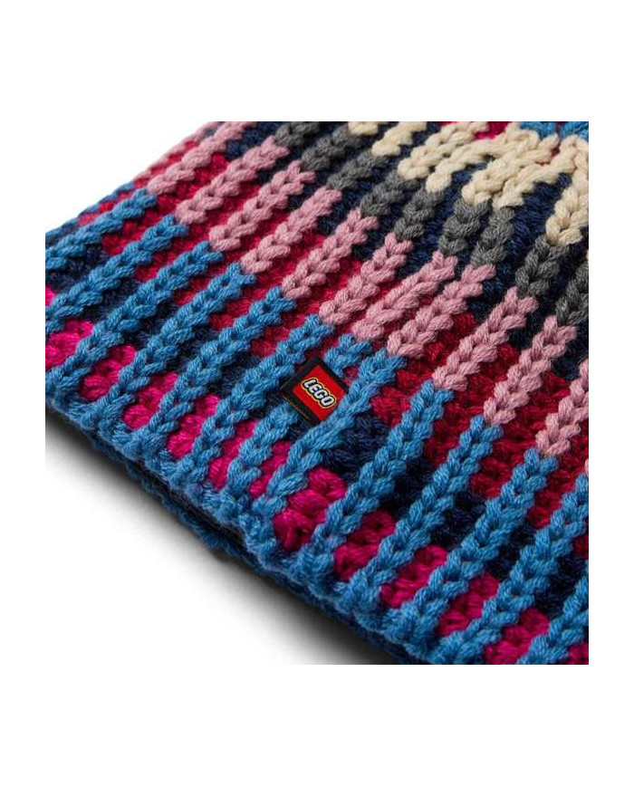 Bernumode | LEGO® Wear: Bērnu  ziemas cepure, LWARIS 701 14,85 € Gudra ziemas cepure bērniem jaukā, kuplā adījumā ar svītrām. Tas ir izgatavots no akrila dzijas. LEGO cepures zēniem un meitenēm iekšpusē ir plāna odere, kas sastāv no 95% organiskās kokvilnas un 5% elastāna. Trikotāžas cepures aizmugurē ir neliels LEGO logotips.