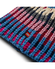 Bernumode | LEGO® Wear: Bērnu  ziemas cepure, LWARIS 701 14,85 € Gudra ziemas cepure bērniem jaukā, kuplā adījumā ar svītrām. Tas ir izgatavots no akrila dzijas. LEGO cepures zēniem un meitenēm iekšpusē ir plāna odere, kas sastāv no 95% organiskās kokvilnas un 5% elastāna. Trikotāžas cepures aizmugurē ir neliels LEGO logotips.