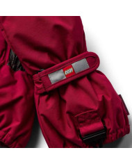 Bernumode | LEGO® Wear: Kids' waterprooof mittens with membrane, LWATLIN 706 €26.00 LEGO® mittens for boys and girlsWith these warm mittens, you are well protected from cold and rain thanks to a waterproof and breathable membrane. Then, play has no limits!The LEGO® mittens for children are made in a 100% windproof and breathable material. They have a waterproof and breathable Fan-Tex membrane between the inner and outer layer which makes them 100% waterproof. The inner layer is a comfortable and insulating Thinsulate material.THIS IS WHY YOU WILL LOVE THE MITTENS    The PLAY mitten has an ergonomic fit and an elasticated wrist with a reflector and hook and loop closure for an optimum fit    The mittens are waterproof, breathable, and windproof    With a PU anti-slip material on the palms and fingertips for a better grip    You can click the mitten onto the sleeve of the LEGO winter jacket or snowsuit so that it doesn’t get lost (size 104-140 only)Elasticated wrist with a reflector and hook and loop closure for an optimum fit. The mitten entry is also elasticated to keep snow out. The mitten has an ergonomic fit and a PU anti-slip material on the palms and fingertips for a better grip.Safety break-away buckle in size 104-140 for attaching the mittens to a snowsuit or jacket sleeve. The buckle releases when pulling the mittens, so that your child does not get stuck on anything. The mittens can be hooked together at the wrist to keep the pair together when they are not in use.Choose between lots of great colours