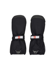 Bernumode | LEGO® Wear: Детские непромокаемые варежки с мембраной, LWATLIN 706 26,00 € Варежки LEGO® для мальчиков и девочек 
В этих теплых варежках вы хорошо защищены от холода и дождя благодаря водонепроницаемой и дышащей мембране. Тогда игра не имеет границ! 
Детские варежки LEGO® изготовлены из 100% ветрозащитного и дышащего материала. Между внутренним и внешним слоем имеется водонепроницаемая и дышащая мембрана Fan-Tex, что делает их на 100% водонепроницаемыми. Внутренний слой выполнен из комфортного и изолирующего материала Thinsulate. 
ВОТ ПОЧЕМУ ВАМ ПОНРАВЯТСЯ ВАРЕЖКИ  

Варежки PLAY имеют эргономичную посадку и эластичное запястье со светоотражателем и застежкой-липучкой для оптимальной посадки.  
Варежки водонепроницаемые, дышащие и ветрозащитные.  
С противоскользящим полиуретановым материалом на ладонях и кончиках пальцев для лучшего захвата. 
  Варежку можно прикрепить к рукаву зимней куртки или зимнего комбинезона LEGO, чтобы она не потерялась (только размеры 104–140).

 Эластичное запястье со светоотражателем и застежкой-липучкой для оптимальной посадки. Вход в рукавицы также эластичен для защиты от снега. Варежка имеет эргономичную посадку и противоскользящий материал из полиуретана на ладонях и кончиках пальцев для лучшего захвата. 
Безопасная отрывная пряжка размера 104–140 для крепления варежек к рукаву зимнего комбинезона или куртки. Пряжка расстегивается при натягивании варежек, поэтому ваш ребенок ни на чем не застрянет. Варежки можно соединить на запястье, чтобы пара оставалась вместе, когда они не используются. 
Выбирайте между множеством великолепных цветов