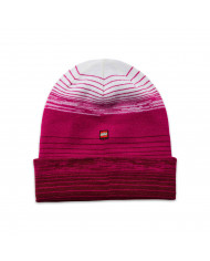 Bernumode | LEGO® Wear: Зимняя шапка на девочку, LWALEX 704 22,28 € Теплая и яркая вязаная зимняя шапка LEGO для детей. Шапка имеет градиентный цвет с белым верхом и более темным цветом внизу. Подол отогнут для дополнительной защиты лба и ушей.