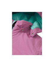 Bernumode | Reima: Зимняя куртка на девочку Reimatec, Kanto (160 г) 53,62 € Детская зимняя куртка из переработанного волокна. Водо- и ветрозащитный. 
Эта зимняя куртка для детей Reimatec изготовлено из водо- и ветронепроницаемого материала, который также воздухопроницаем, что обеспечивает комфорт, и, как и все функциональные ткани Reima, грязеотталкивающий, что позволяет реже стирать. Основные швы герметичны, что обеспечивает водонепроницаемость, а безопасный съемный капюшон защищает маленькие головы от ветра. Гладкая подкладка облегчает одевание и обеспечивает комфорт при ношении с другими слоями одежды. Два кармана на молнии спереди и регулируемый подол — еще одни удобные детали этой детской утепленной куртки.  

Открытые швы герметичны и водонепроницаемы. 
  Гладкая подкладка из полиэстера 
  Безопасный съемный капюшон.  
  Два кармана на молнии  
Регулируемый подол  
Отражающие детали
Снежная юбка
