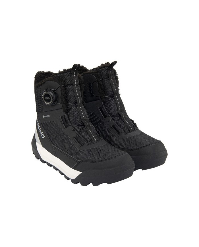 Bernumode | Viking: Expower Warm GTX BOA  - Labākie savā klasē ūdensizturīgi ziemas zābaki pusaudžiem ar GORE-TEX 93,31 € Augstākās kvalitātes, izolēti un ūdensnecaurlaidīgi bērnu apavi vidēja griezuma garumāAr Expower Warm GTX BOA, Viking labākajiem apaviem savā klasē, palīdziet savam bērnam izklaidēties. Ūdensizturīga PFC nesaturoša GORE-TEX membrāna saglabā kājas sausas mitros apstākļos, savukārt siltā izolācija pasargā no aukstuma. Izturīgā un atbalstošā vidus griezuma augšdaļa ir aprīkota ar BOA aizdares sistēmu, lai nodrošinātu precīzu piegulšanu. Viegla EVA starpzole nodrošina lielisku amortizāciju, un gumijas ārējā zole ar lieljaudas izciļņiem nodrošina nepārspējamu saķeri jebkuros zemes apstākļos.
 Bernumode | Viking: Expower Warm GTX BOA  - Labākie savā klasē ūdensizturīgi ziemas zābaki pusaudžiem ar GORE-TEX 93,31 € Augstākās kvalitātes, izolēti un ūdensnecaurlaidīgi bērnu apavi vidēja griezuma garumāAr Expower Warm GTX BOA, Viking labākajiem apaviem savā klasē, palīdziet savam bērnam izklaidēties. Ūdensizturīga PFC nesaturoša GORE-TEX membrāna saglabā kājas sausas mitros apstākļos, savukārt siltā izolācija pasargā no aukstuma. Izturīgā un atbalstošā vidus griezuma augšdaļa ir aprīkota ar BOA aizdares sistēmu, lai nodrošinātu precīzu piegulšanu. Viegla EVA starpzole nodrošina lielisku amortizāciju, un gumijas ārējā zole ar lieljaudas izciļņiem nodrošina nepārspējamu saķeri jebkuros zemes apstākļos.