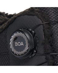 Bernumode | Viking: Expower Warm GTX BOA  - Labākie savā klasē ūdensizturīgi ziemas zābaki pusaudžiem ar GORE-TEX 93,31 € Augstākās kvalitātes, izolēti un ūdensnecaurlaidīgi bērnu apavi vidēja griezuma garumāAr Expower Warm GTX BOA, Viking labākajiem apaviem savā klasē, palīdziet savam bērnam izklaidēties. Ūdensizturīga PFC nesaturoša GORE-TEX membrāna saglabā kājas sausas mitros apstākļos, savukārt siltā izolācija pasargā no aukstuma. Izturīgā un atbalstošā vidus griezuma augšdaļa ir aprīkota ar BOA aizdares sistēmu, lai nodrošinātu precīzu piegulšanu. Viegla EVA starpzole nodrošina lielisku amortizāciju, un gumijas ārējā zole ar lieljaudas izciļņiem nodrošina nepārspējamu saķeri jebkuros zemes apstākļos.
 Bernumode | Viking: Expower Warm GTX BOA  - Labākie savā klasē ūdensizturīgi ziemas zābaki pusaudžiem ar GORE-TEX 93,31 € Augstākās kvalitātes, izolēti un ūdensnecaurlaidīgi bērnu apavi vidēja griezuma garumāAr Expower Warm GTX BOA, Viking labākajiem apaviem savā klasē, palīdziet savam bērnam izklaidēties. Ūdensizturīga PFC nesaturoša GORE-TEX membrāna saglabā kājas sausas mitros apstākļos, savukārt siltā izolācija pasargā no aukstuma. Izturīgā un atbalstošā vidus griezuma augšdaļa ir aprīkota ar BOA aizdares sistēmu, lai nodrošinātu precīzu piegulšanu. Viegla EVA starpzole nodrošina lielisku amortizāciju, un gumijas ārējā zole ar lieljaudas izciļņiem nodrošina nepārspējamu saķeri jebkuros zemes apstākļos.