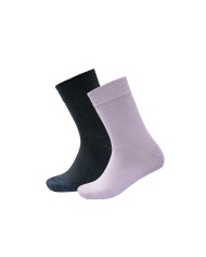 Bernumode | Devold: MERINO VILNAS ZEĶU 2-GAB. KOMPLEKTS LIGHT 14,05 € Daily Merino Light zeķes ir mīkstas un vieglas ikdienas zeķes, kuras var lietot visu gadu maigā temperatūrā. Zeķēm ir ērta iesiešana apakšstilba apvidū, kā arī pastiprināta zeķe un papēdis papildu izturībai valkājot, kā arī garantē, ka jūsu kājas nekļūs lipīgas un novērsīs nepatīkamu smaku rašanos.