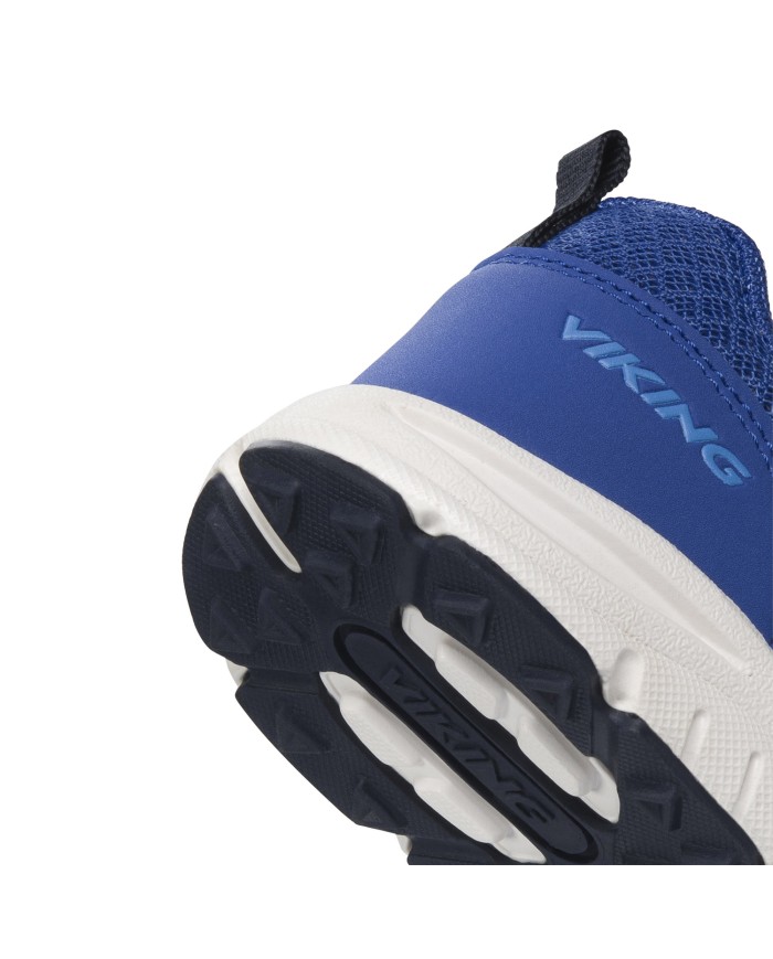 Bernumode | VIKING: Odda 2V-Vieglas bērnu kurpes 32,24 € Odda Low ir uzticama un pieejama vispārīga apavu izvēle, kas sniedz enerģiskiem bērniem pietiekamu gaisa cirkulāciju aktīvai vasaras spēlei. Izgatavota no izturīga sintētiska tekstila,  kurpes nodrošina lielu gaisa caurlaidību siltās dienās un spēj izturēt ikdienas lietošanu un bojājumus no ļoti aktīvām kājām. Ar diviem Velcro aizdariem Odda Low ir viegli uzvilkt un novilkt, un tā labi pielāgojas augošām kājām. EVA vidussole nodrošina labu amortizāciju, un gumijas zole labi pielīp pie lielākās daļas virsmu. Par patīkamu cenu ar Odda Low ir grūti kļūdīties. Kurpes var mazgāt 30 grādu temperatūrā. Neiesakām izmantot veļas mīkstinātāju.
 
Izmērs
Iekšzoles garums (cm)
23
14,5
24
15,2
25
15,9
26
16,6
27
17,3
28
18
29
18,7
30
19,4
31
20,2
32
21
33
21,7
34
22,4
35
23,1
 
 Bernumode | VIKING: Odda 2V-Vieglas bērnu kurpes 32,24 € Odda Low ir uzticama un pieejama vispārīga apavu izvēle, kas sniedz enerģiskiem bērniem pietiekamu gaisa cirkulāciju aktīvai vasaras spēlei. Izgatavota no izturīga sintētiska tekstila,  kurpes nodrošina lielu gaisa caurlaidību siltās dienās un spēj izturēt ikdienas lietošanu un bojājumus no ļoti aktīvām kājām. Ar diviem Velcro aizdariem Odda Low ir viegli uzvilkt un novilkt, un tā labi pielāgojas augošām kājām. EVA vidussole nodrošina labu amortizāciju, un gumijas zole labi pielīp pie lielākās daļas virsmu. Par patīkamu cenu ar Odda Low ir grūti kļūdīties. Kurpes var mazgāt 30 grādu temperatūrā. Neiesakām izmantot veļas mīkstinātāju.
 
Izmērs
Iekšzoles garums (cm)
23
14,5
24
15,2
25
15,9
26
16,6
27
17,3
28
18
29
18,7
30
19,4
31
20,2
32
21
33
21,7
34
22,4
35
23,1