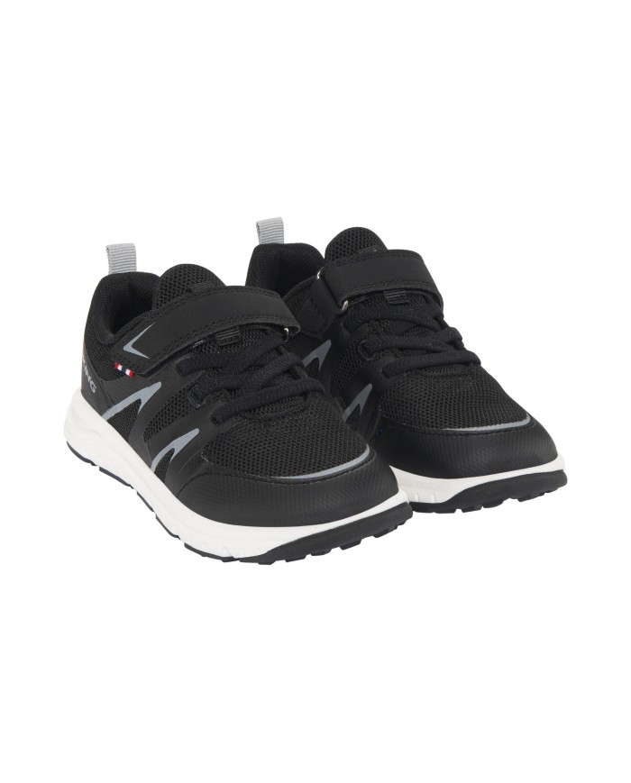 Bernumode | VIKING: Dal 1V - Odda 2V-Vieglas bērnu kurpes 33,65 € Izgatavots ultralieks un izturīgs, sportiskais Dal ir radīts, lai izceltos aktīvajam bērnudārza bērnam. Lai nodrošinātu vieglu piekļuvi un regulēšanu kustībā, kurpes piedāvā vilkšanas cilpu, kas apvienota ar vienu velcro aizdari un elastīgām šņorēm. Iekšpusē perforēta Airflow iekšzole palīdz saglabāt kājas svaigas intensīvas spēlēšanas laikā. Lai amortizētu katru soli un lēcienu, kurpe ir aprīkota ar vieglu EVA vidussole, kamēr dabīgās gumijas zole nodrošina lielisku saķeri uz visām virsmām.
 
Izmērs
Iekšzoles garums (cm)
26
16,6
27
17,3
28
18
29
18,7
30
19,4
31
20,2
32
21
33
21,7
34
22,4
35
23,1
 
 Bernumode | VIKING: Dal 1V - Odda 2V-Vieglas bērnu kurpes 33,65 € Izgatavots ultralieks un izturīgs, sportiskais Dal ir radīts, lai izceltos aktīvajam bērnudārza bērnam. Lai nodrošinātu vieglu piekļuvi un regulēšanu kustībā, kurpes piedāvā vilkšanas cilpu, kas apvienota ar vienu velcro aizdari un elastīgām šņorēm. Iekšpusē perforēta Airflow iekšzole palīdz saglabāt kājas svaigas intensīvas spēlēšanas laikā. Lai amortizētu katru soli un lēcienu, kurpe ir aprīkota ar vieglu EVA vidussole, kamēr dabīgās gumijas zole nodrošina lielisku saķeri uz visām virsmām.
 
Izmērs
Iekšzoles garums (cm)
26
16,6
27
17,3
28
18
29
18,7
30
19,4
31
20,2
32
21
33
21,7
34
22,4
35
23,1