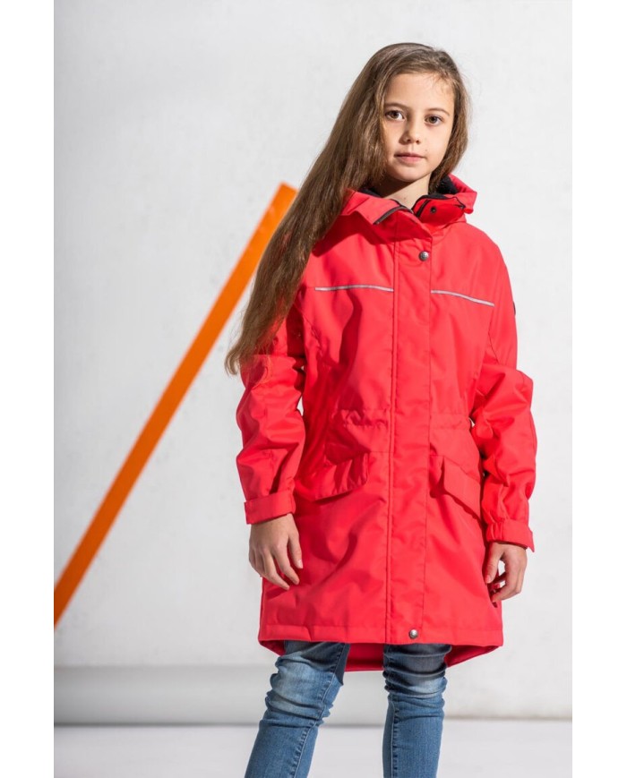 Bernumode | Lenne: Starpsezonas jaka/parka PIPPA (45g) 99,09 € Active+ pavasaras parka
Šī parka no ūdensizturīga ActivePlus auduma ir lieliska virsdrēbe gan došanai uz skolu vai teātri, gan arī iznākšanai ar draugiem. Stoperi regulējams vidusdaļa izceļ sievišķo figūru un ļauj veikt pielāgojumus, kamēr valkātājs aug. Universālais griezums piemērots gan džinsiem, gan kleitām. Pateicoties augstajam kakla izgriezumam no izturīga auduma, kā arī ūdensizturīgajam kapuces dizainam, šis rūpīgi izstrādātais izskats paliks nevainojams pat stipru vētru vai lietus gadījumā. Piedurknes var pielāgot, izmantojot velcro aizdares.