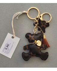 Bernumode | Luxury Designer Leathern Accessories /Pom Pom Keychain /Bag Charm /Car Keychain - piekariņš 4,05 € 